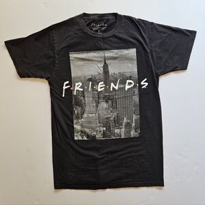 FRIENDS, cityscape, black, short sleeve tee. Size S.